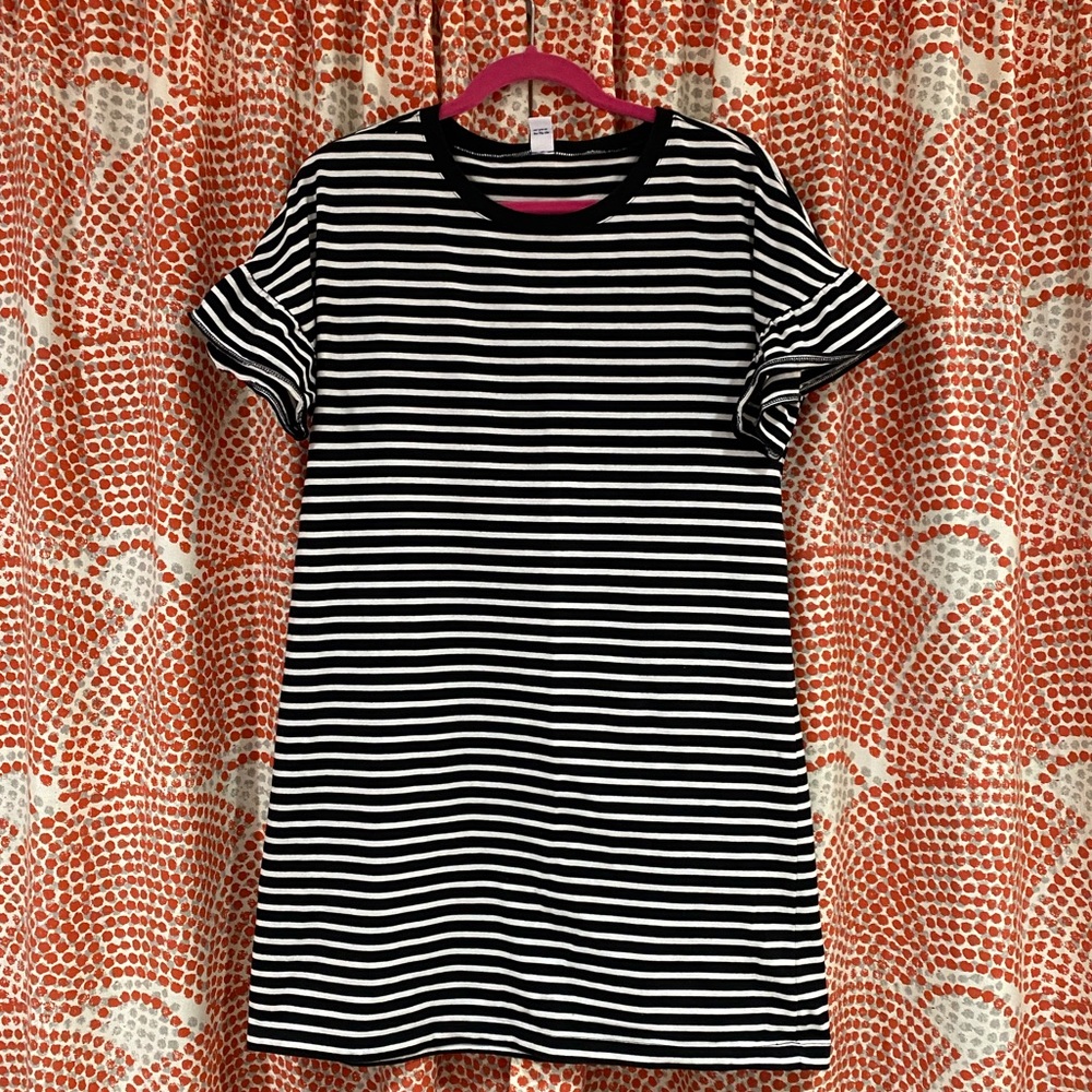 Old Navy Ruffle Sleeve T-shirt Dress